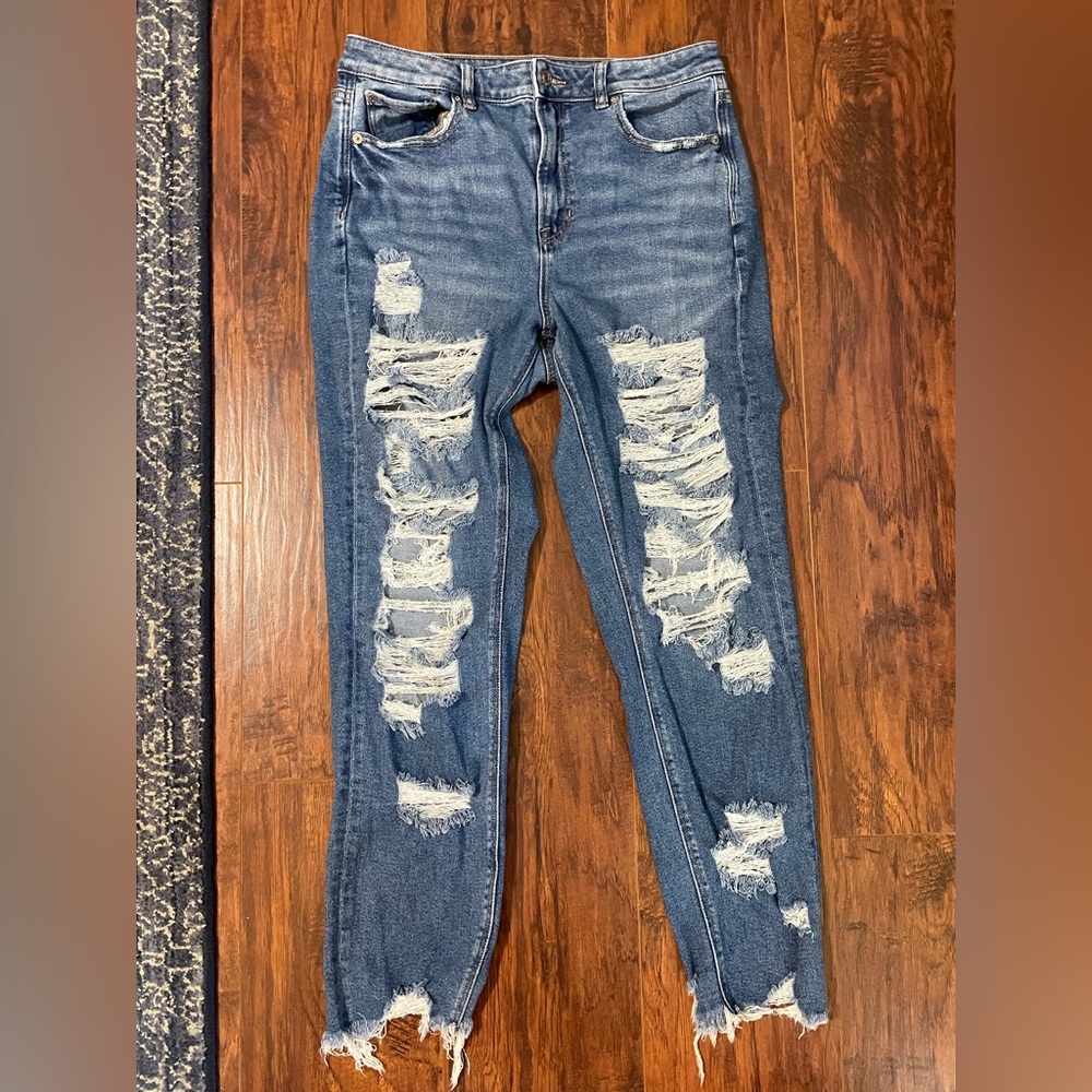 AE Distressed Mom Jean
